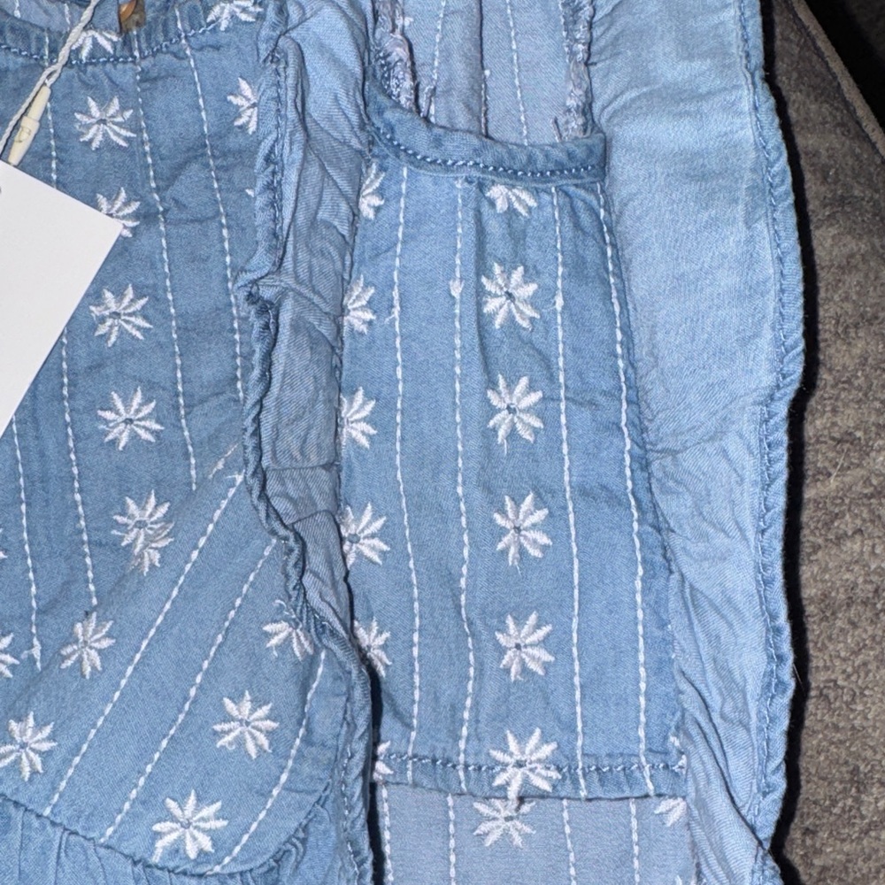 New Zara‎ Blue Floral top - Picture 2 of 5